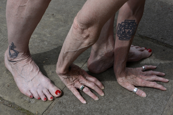 Tineke Bruijnzeels: 'Circles' and Cally Trench: 'Artists' Hands' II Tineke Bruijnzeels: 'Circles' and Cally Trench: 'Artists' Hands' II